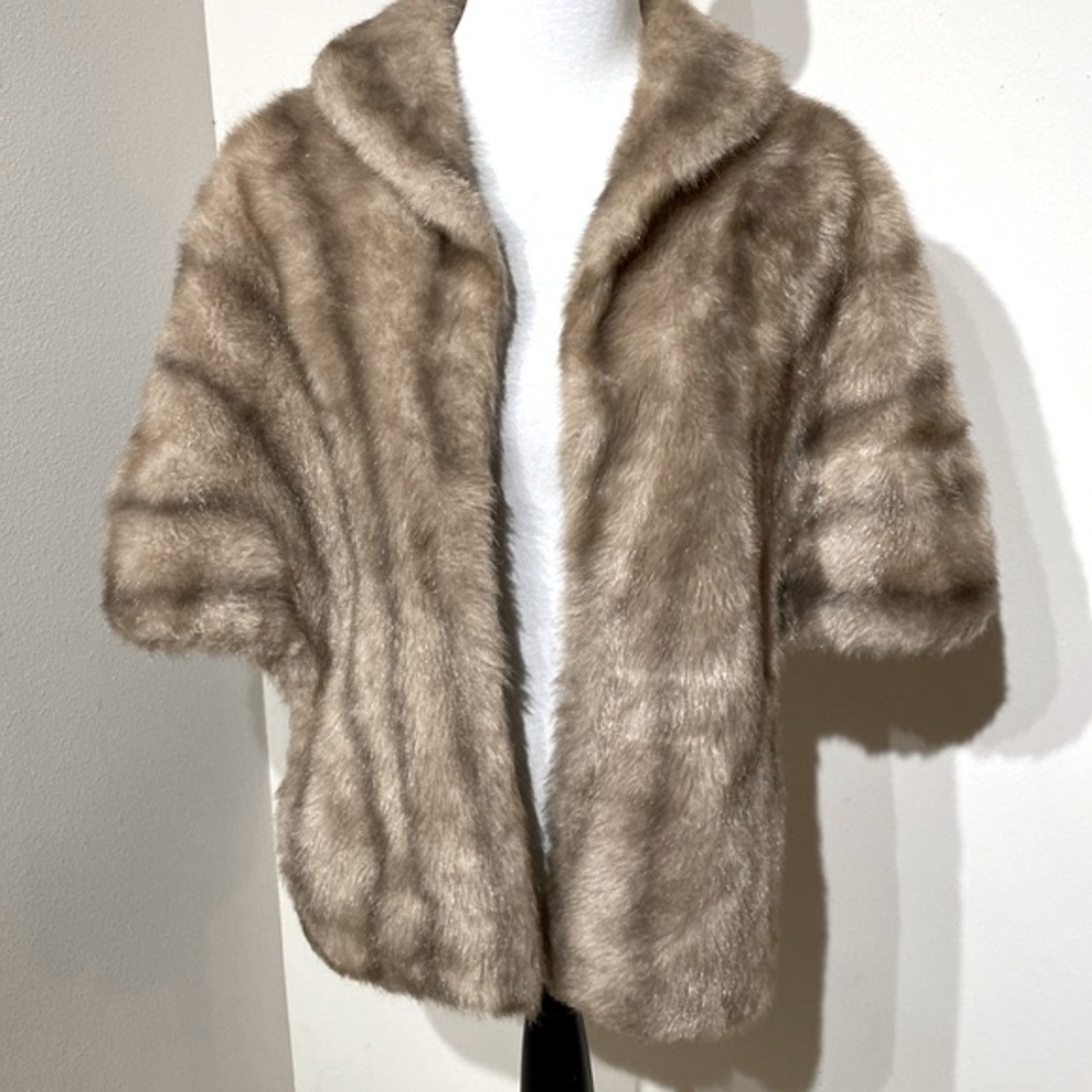 Regina Glenara by Glenoit Vintage shawl style faux fur stole/wrap/cape one size